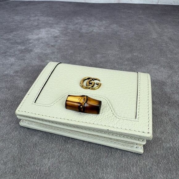 Gucci Diana Bamboo Compact Wallet - Picture 4 of 11